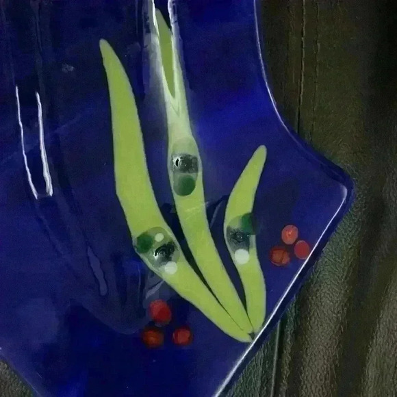 Gorgeous large Kiln Art platter from Nova Scotia in a Lilly Pad design in cobalt - Picture 2 of 2